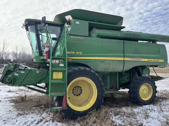 Image of John Deere 9670 STS equipment image 1