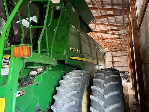 Image of John Deere 9670 STS equipment image 2