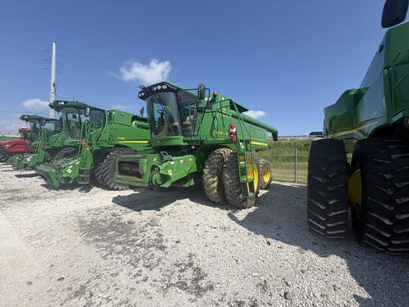 2011 John Deere 9770 STS Equipment Image0