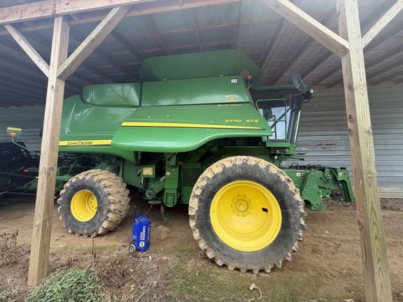 Image of John Deere 9770 STS equipment image 2