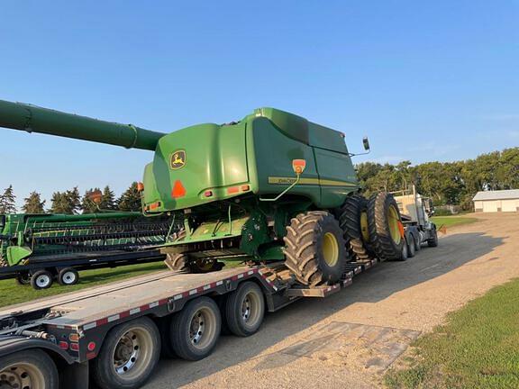 Image of John Deere 9770 STS equipment image 2