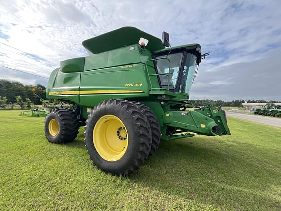 Image of John Deere 9770 STS equipment image 1