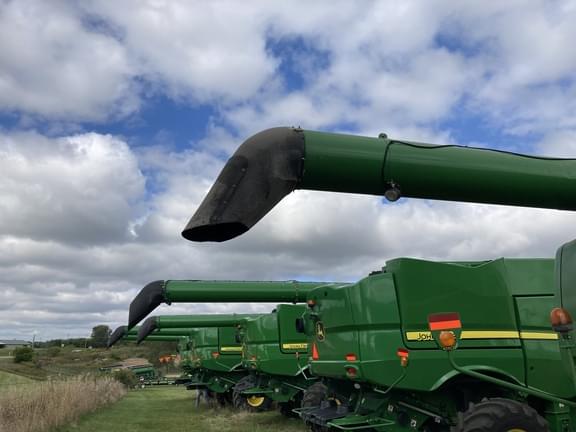 Image of John Deere 9770 STS equipment image 4