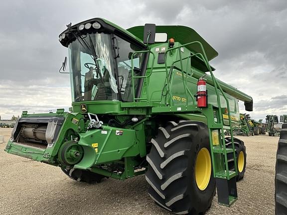 Image of John Deere 9770 STS equipment image 1