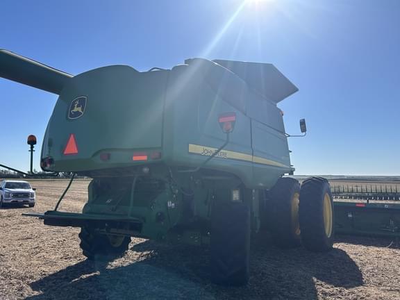Image of John Deere 9770 STS equipment image 4