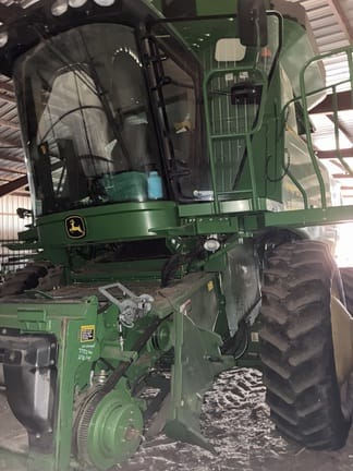 2011 John Deere 9770 STS Equipment Image0