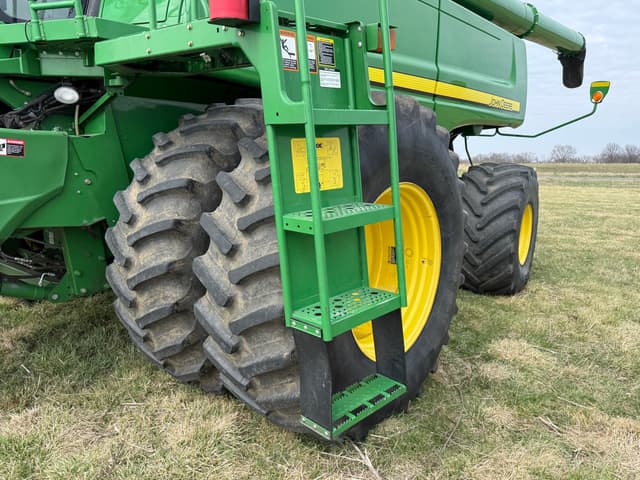 Image of John Deere 9770 STS equipment image 3