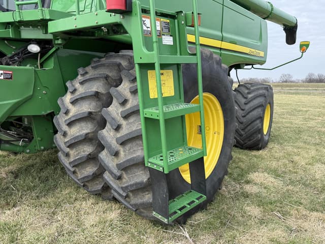 Image of John Deere 9770 STS equipment image 3