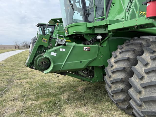 Image of John Deere 9770 STS equipment image 2
