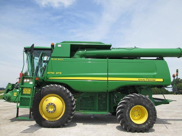 Image of John Deere 9770 STS equipment image 2