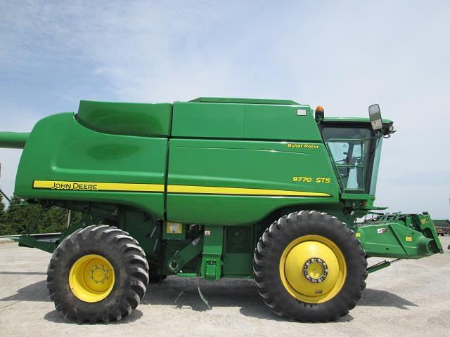 Image of John Deere 9770 STS equipment image 3