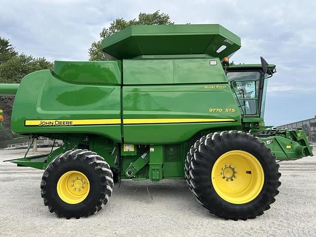 Image of John Deere 9770 STS equipment image 3