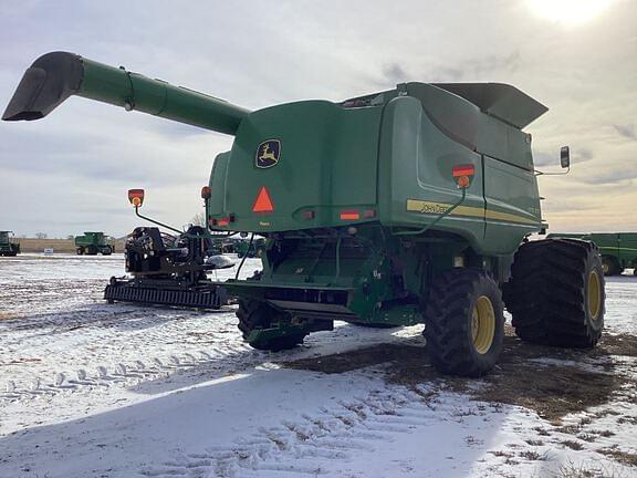 Image of John Deere 9770 STS equipment image 2