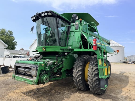 2011 John Deere 9770 STS Equipment Image0
