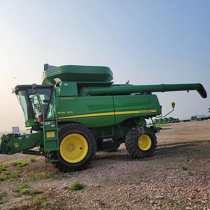 Image of John Deere 9770 STS equipment image 1