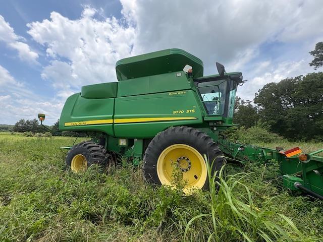 Image of John Deere 9770 STS equipment image 3