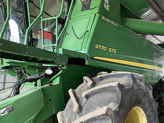 Image of John Deere 9770 STS equipment image 1