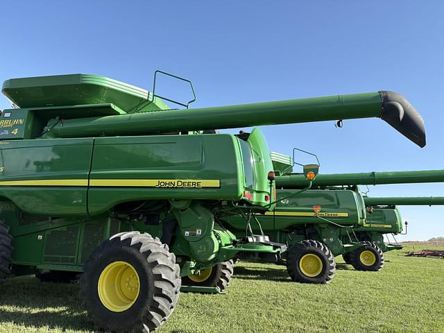 Image of John Deere 9770 STS equipment image 3