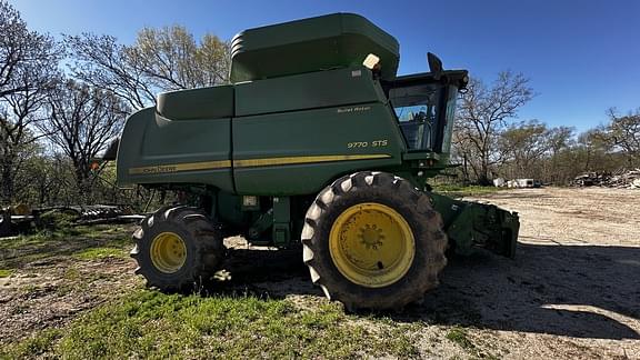 Image of John Deere 9770 STS equipment image 1