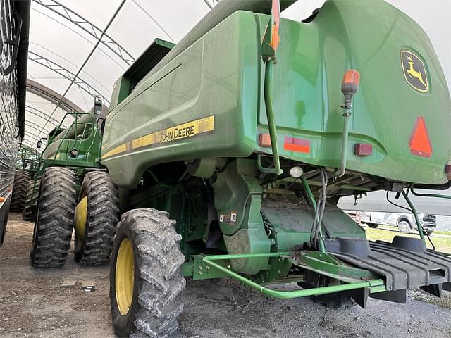 Image of John Deere 9770 STS equipment image 2