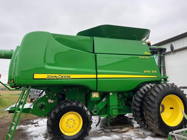 Image of John Deere 9770 STS equipment image 4