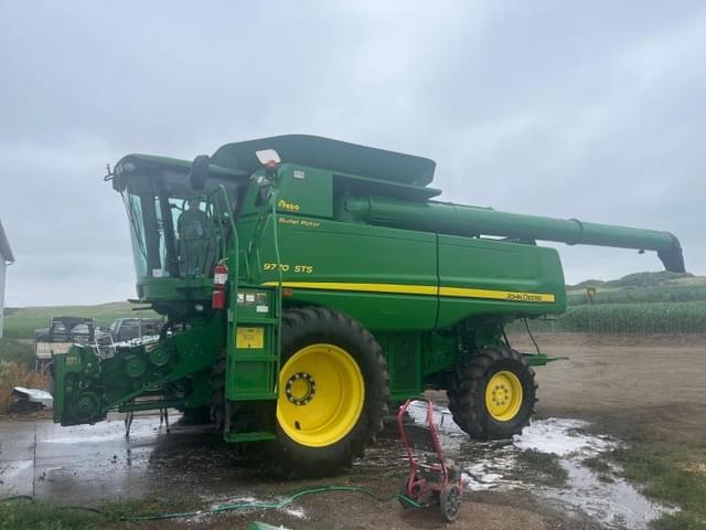 Image of John Deere 9770 STS equipment image 1