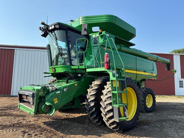 Image of John Deere 9770 STS equipment image 1