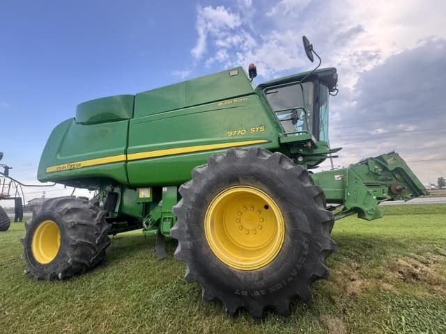Image of John Deere 9770 STS equipment image 3