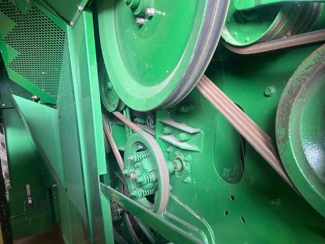 Image of John Deere 9770 STS equipment image 4