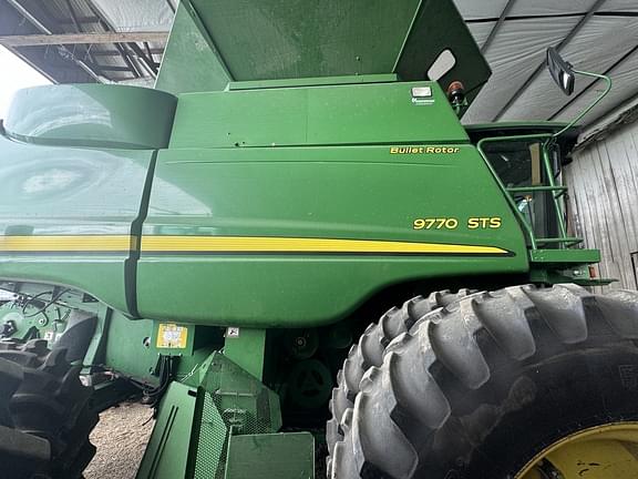 Image of John Deere 9770 STS equipment image 2