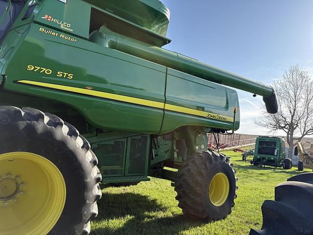 Image of John Deere 9770 STS equipment image 3