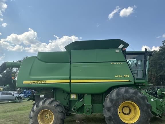Image of John Deere 9770 STS equipment image 3