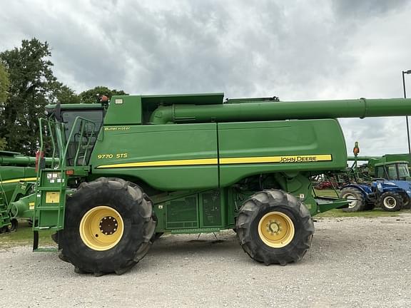 Image of John Deere 9770 STS equipment image 4