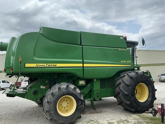 Image of John Deere 9770 STS equipment image 3
