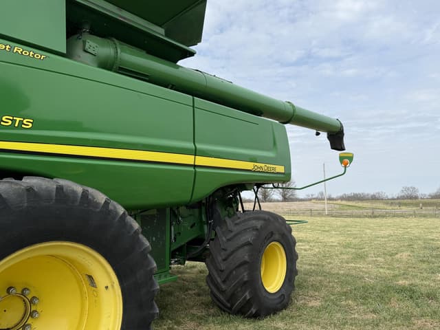 Image of John Deere 9770 STS equipment image 3