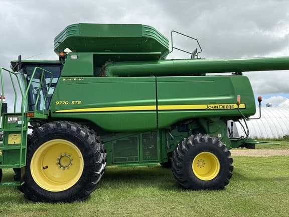 Image of John Deere 9770 STS equipment image 1