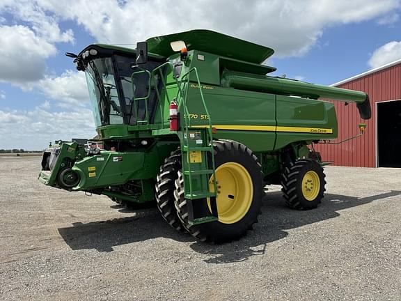 Image of John Deere 9770 STS equipment image 4