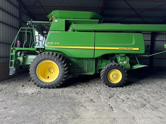 Image of John Deere 9770 STS equipment image 3