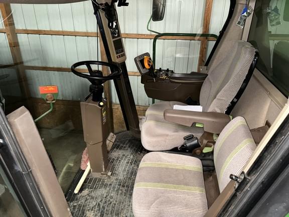 Image of John Deere 9870 STS equipment image 4