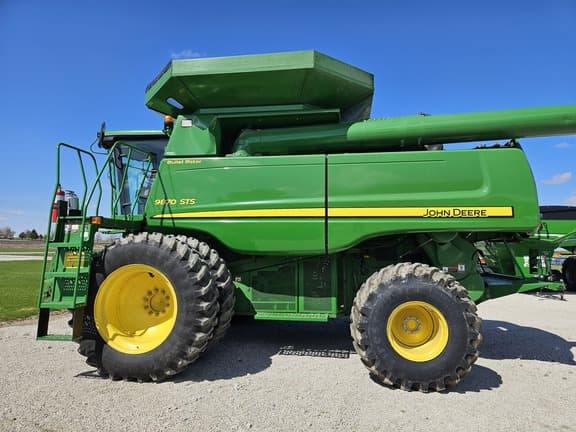 Image of John Deere 9870 STS equipment image 2
