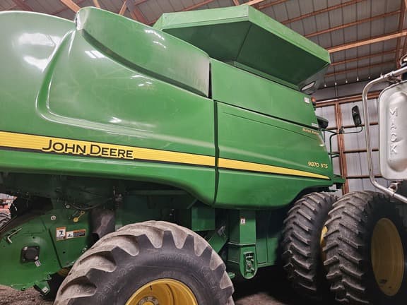 Image of John Deere 9870 STS equipment image 1