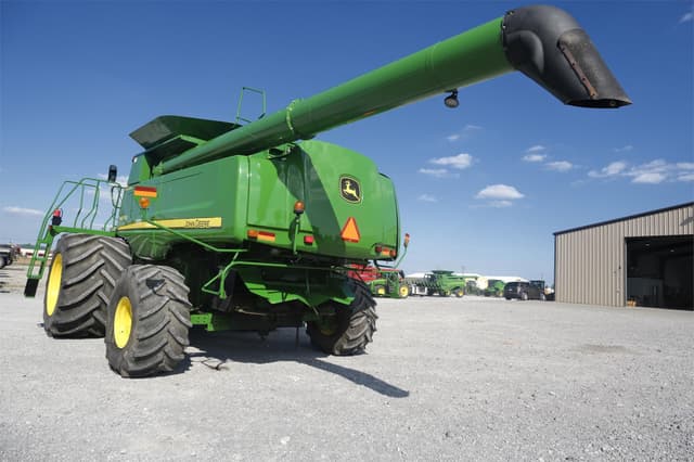 Image of John Deere 9870 STS equipment image 4