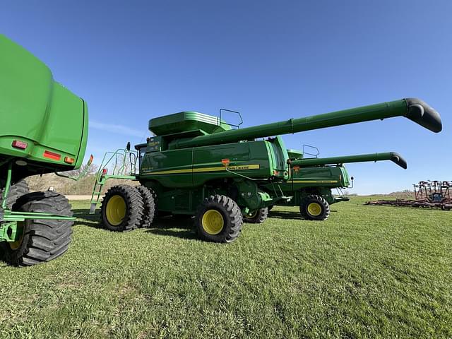 Image of John Deere 9870 STS equipment image 4