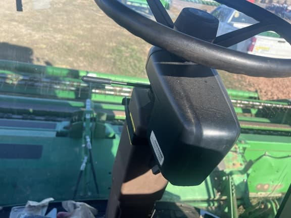 Image of John Deere A400 equipment image 4