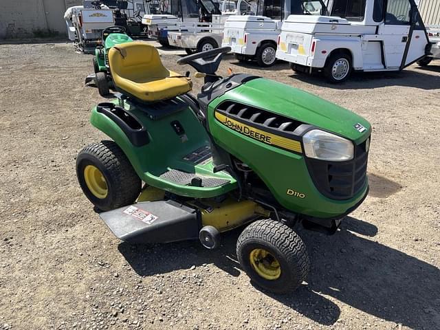 Image of John Deere D110 equipment image 1