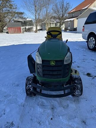 Image of John Deere D130 equipment image 2