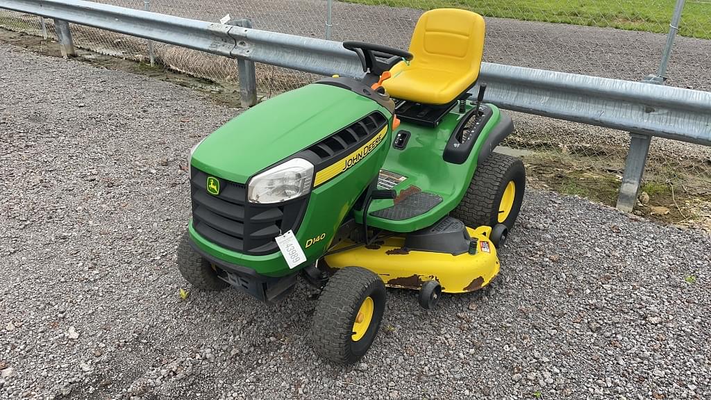 Image of John Deere D140 Primary image