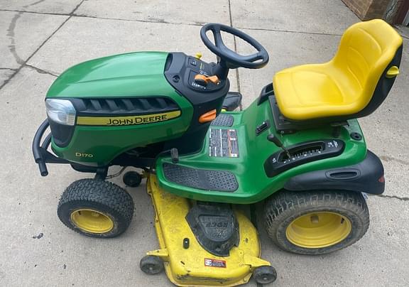 Image of John Deere D170 equipment image 3