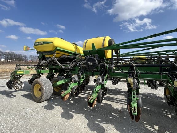 Image of John Deere DB44 equipment image 1