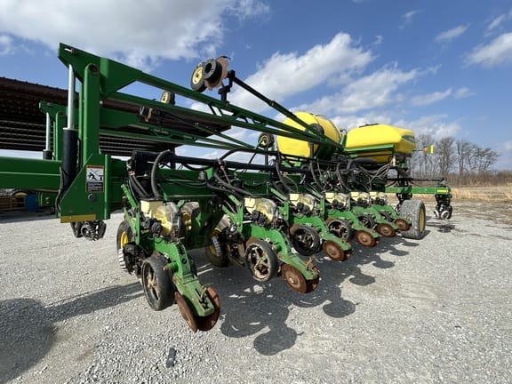 2011 John Deere DB44 Equipment Image0